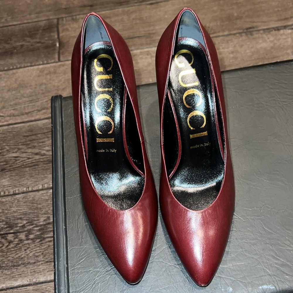 Gucci pumps NEW size 40 ❤️Blanca pointed toe pumps